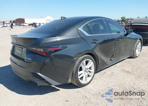 2024 Lexus Is 300 z USA, uszkodzony, nr VIN JTHCA1D22R5130243